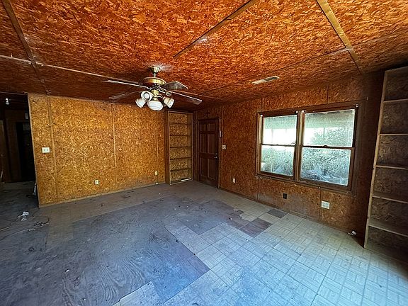 3rd image of 256 E Paoli Rd