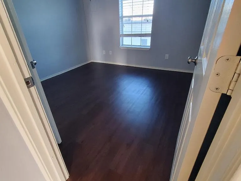 122 W Schunior St #5 — Photo 8