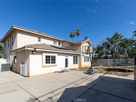 3rd image of 724 N San Carlo Ave