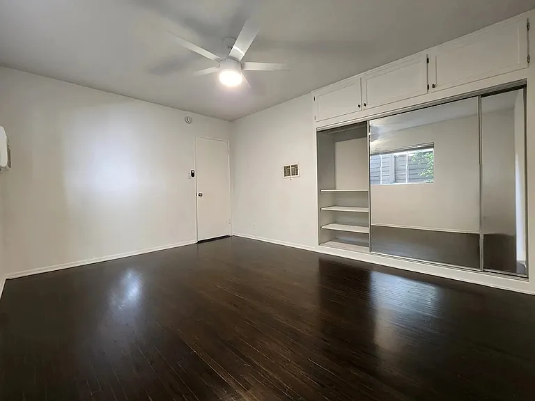 1940 S Beverly Glen Blvd #2 — Photo 8