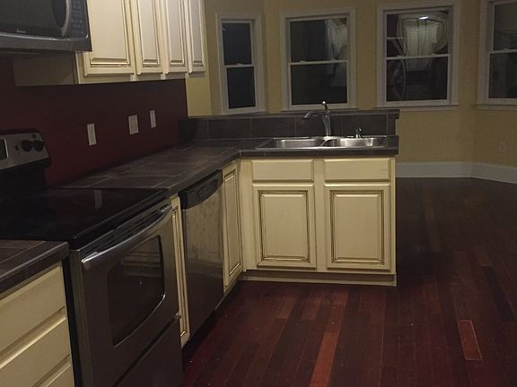 4th image of 503 Excalibur Ct