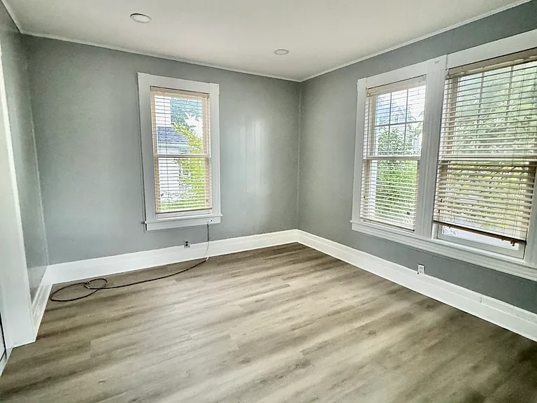11 Betts Pl — Photo 3