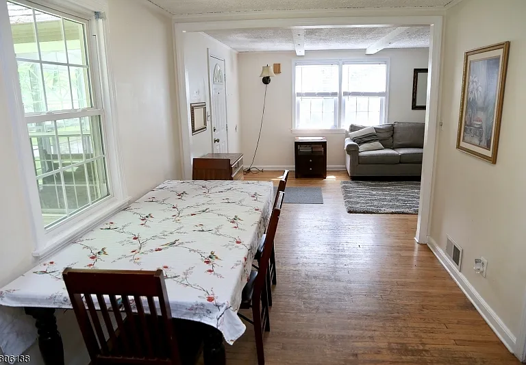 41 Beechwood Rd — Photo 9