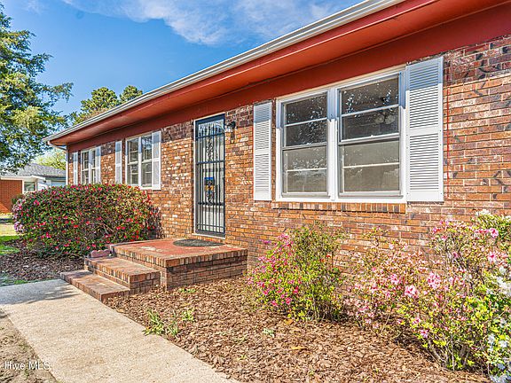 3rd image of 242 Emery Road