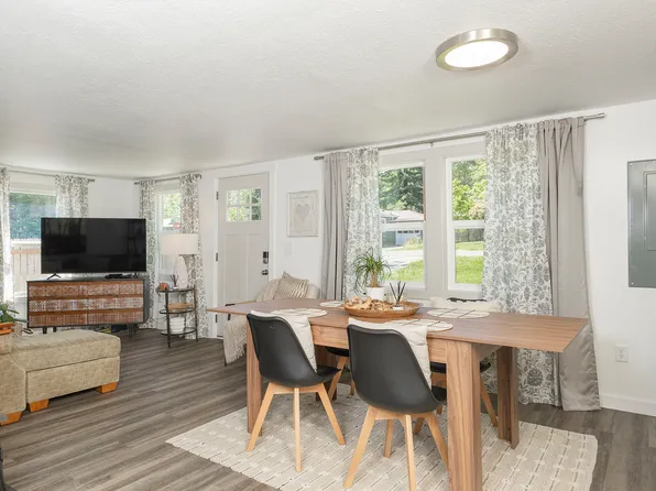1805 NW Eunice Ave #B, Grants Pass, OR 97526