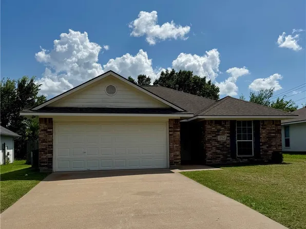 3702 Meadow View Dr, College Station, TX 77845