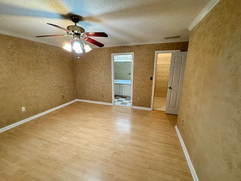 2025 Baramore Oaks Dr — Photo 15