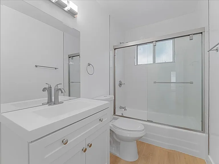 6615 Franklin Ave. — Photo 33