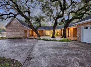 102 Creek Bend Ln, Columbus, TX 78934