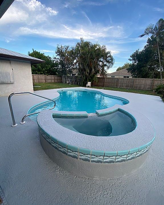 1st image of 2442 SE Alfonso Ave