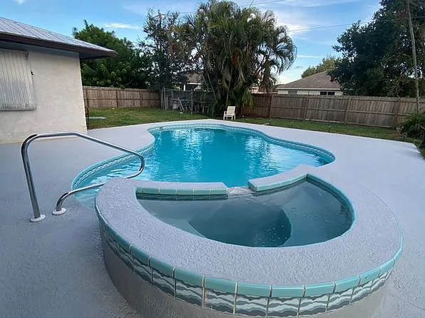 2442 SE Alfonso Ave, Port Saint Lucie, FL 34952