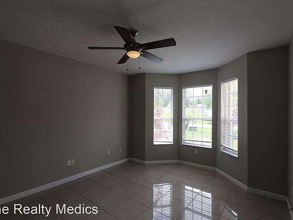 5th image of 313 Gardendale Cir SE