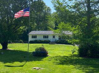 5 Spruce Dr, Salisbury Mills, NY 10930