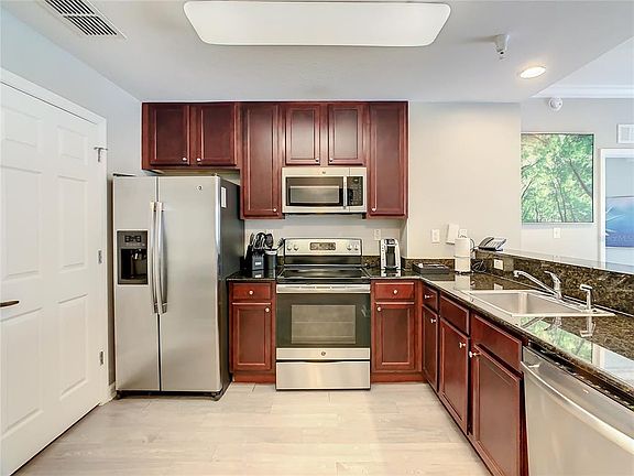 3rd image of 14501 GROVE RESORT AVE #1707