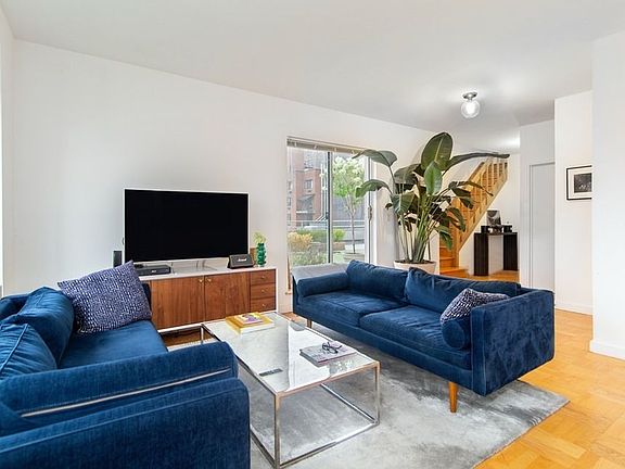 3rd image of 460 W 20th St Ph D