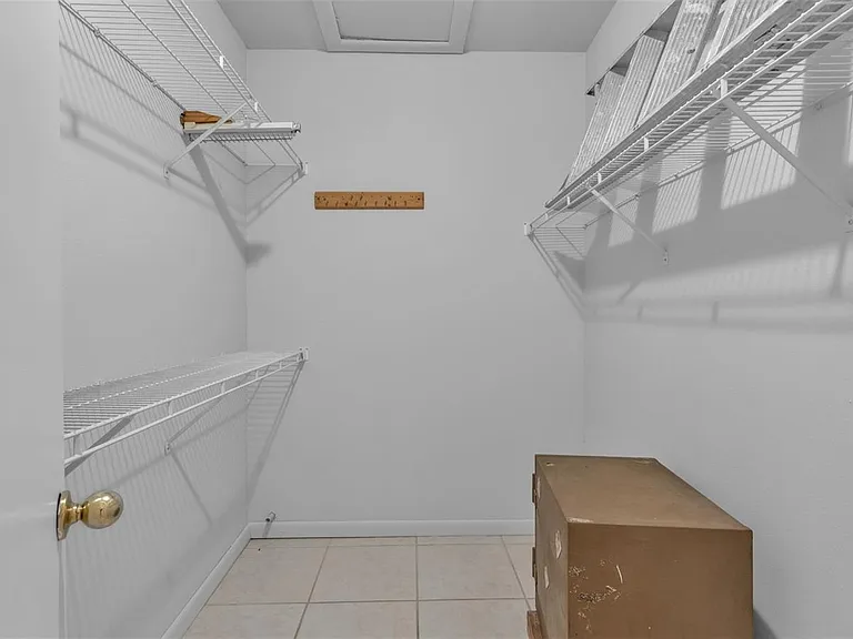6664 Chadron Ct — Photo 36