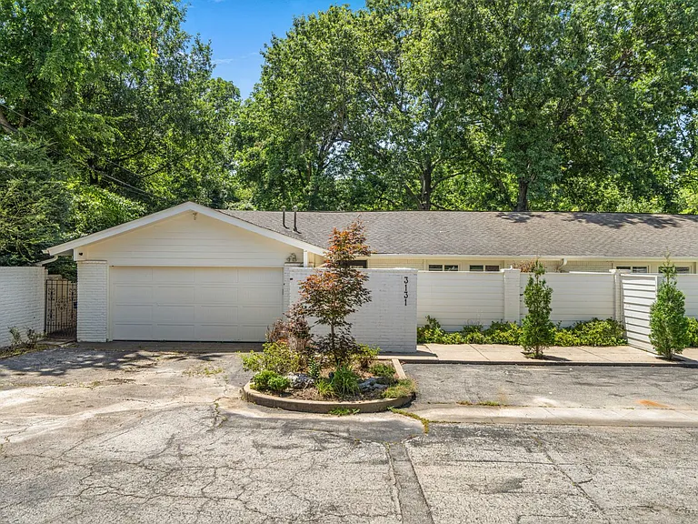 3131 S Florence Ct #1 — Photo 40