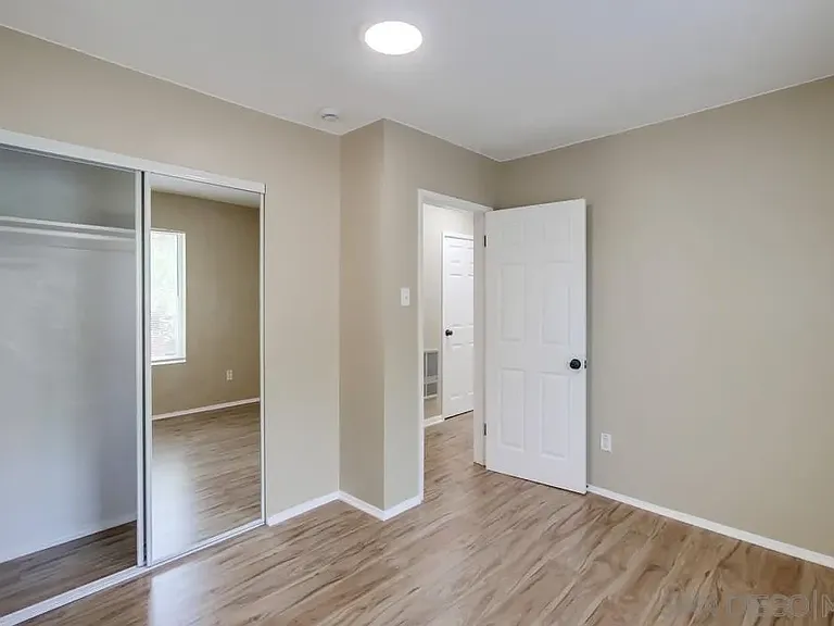1712 Bervy St — Photo 34