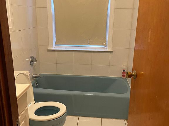 3rd image of 40 Danbury Dr APT 7