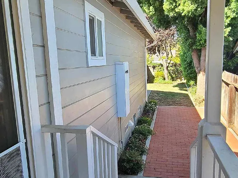 21 E Abbey St — Photo 13