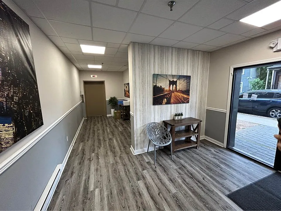 2 bed, $1,963 — Photo 2