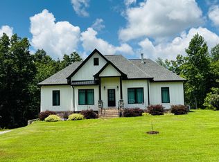 621 Pike Dr, Trenton, GA 30752