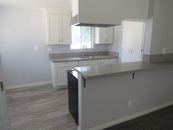 3rd image of 17308 1/2 Bixby Ave