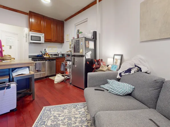 126 Macdougal Street image 1 of 8