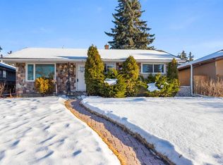2618 W 46th St SE, Calgary, AB T2B 1K9