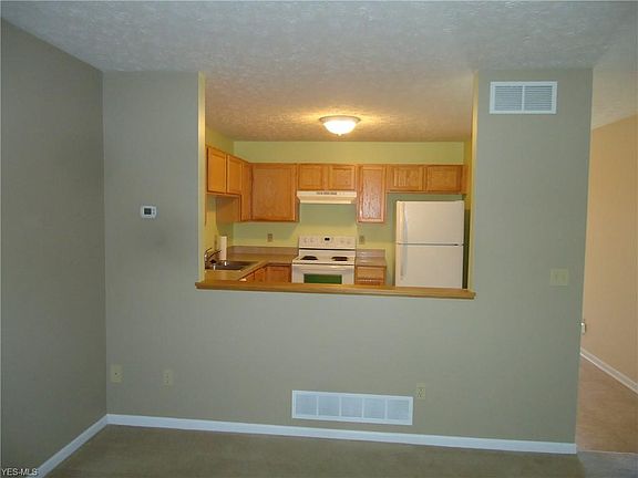 5th image of 358 Angela Ln Unit 17C
