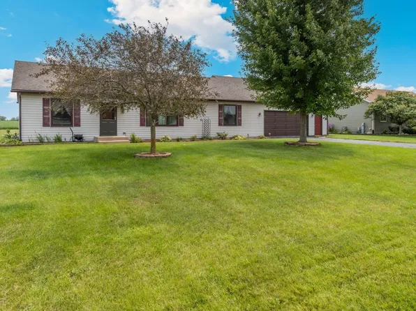 6771 N Friday Rd, Byron, IL 61010