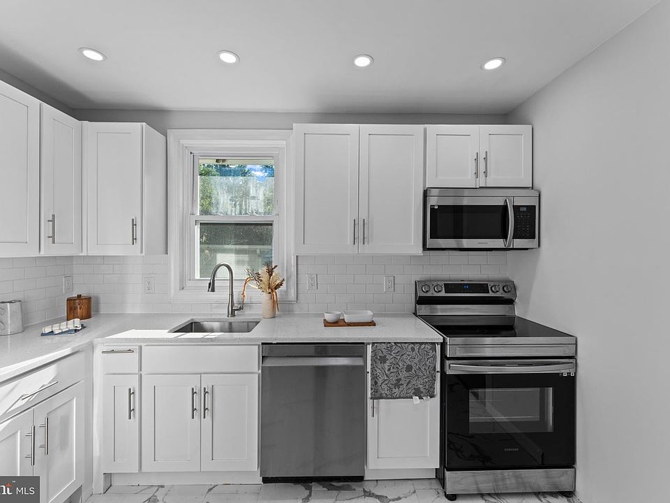 1st image of 2038 Naamans Creek Rd