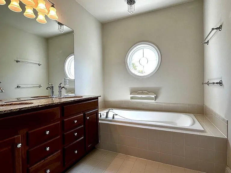 14888 Potomac Branch Dr — Photo 8