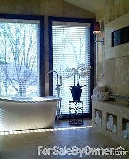 Soaking Tub ! : Slipper style tub with great lake views..