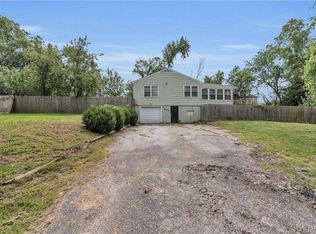 7801 E 102nd St, Kansas City, MO 64134