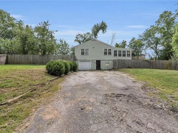 7801 E 102nd St, Kansas City, MO 64134