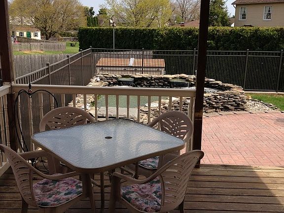 Rear deck 20'x20 covered 