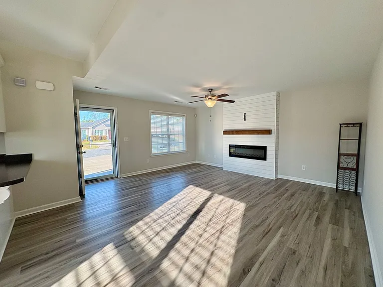 1933 Sapphire Rd — Photo 13
