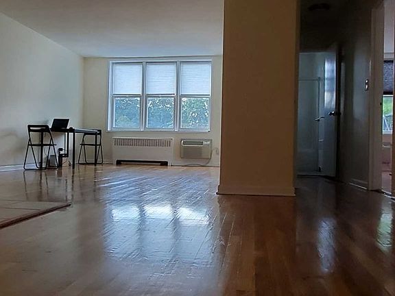 2nd image of 2160 Center Ave APT 5C