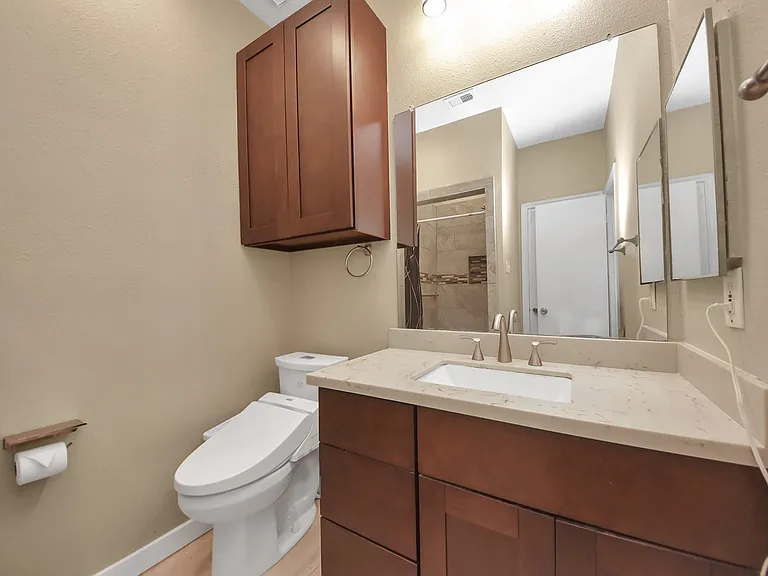 1022 Memorial Village Dr — Photo 12