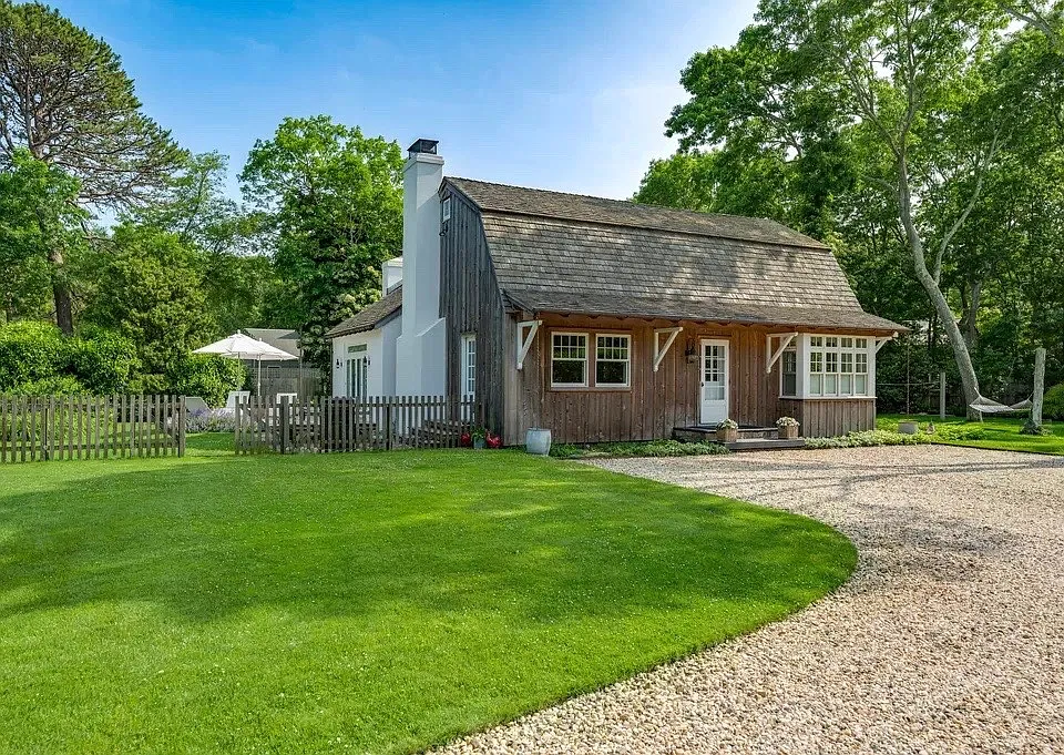 3 Fairfield Ln