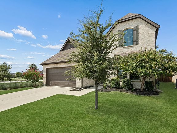 2nd image of 621 Hummingbird Dr
