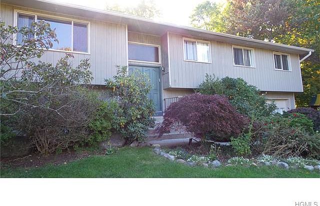 1st image of 12 Dunhill Ln