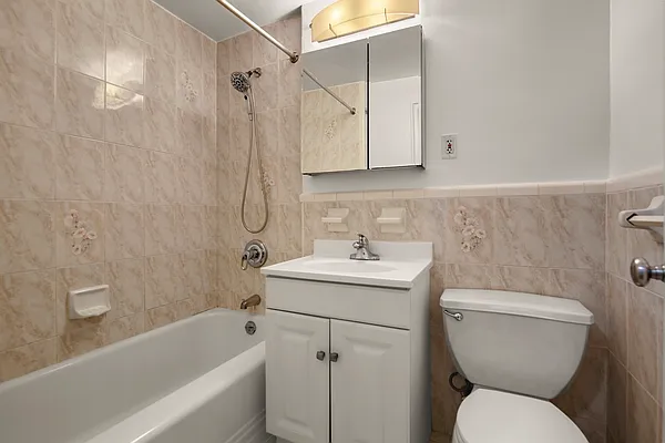 Rented by Stonehenge NYC LLC | media 4