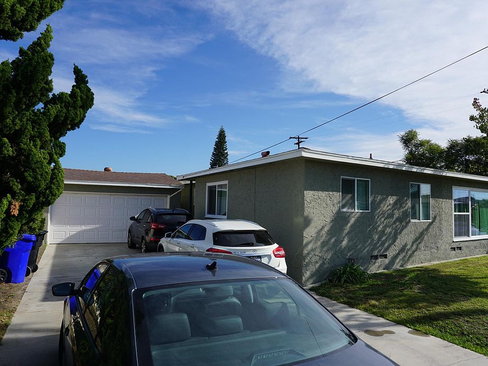 1st image of 4989-91 63rd St
