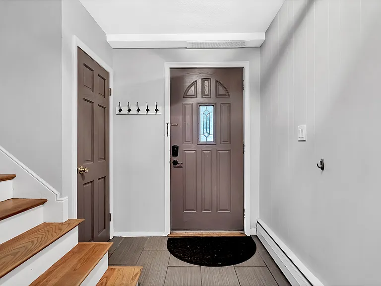 31 Park Cir — Photo 2