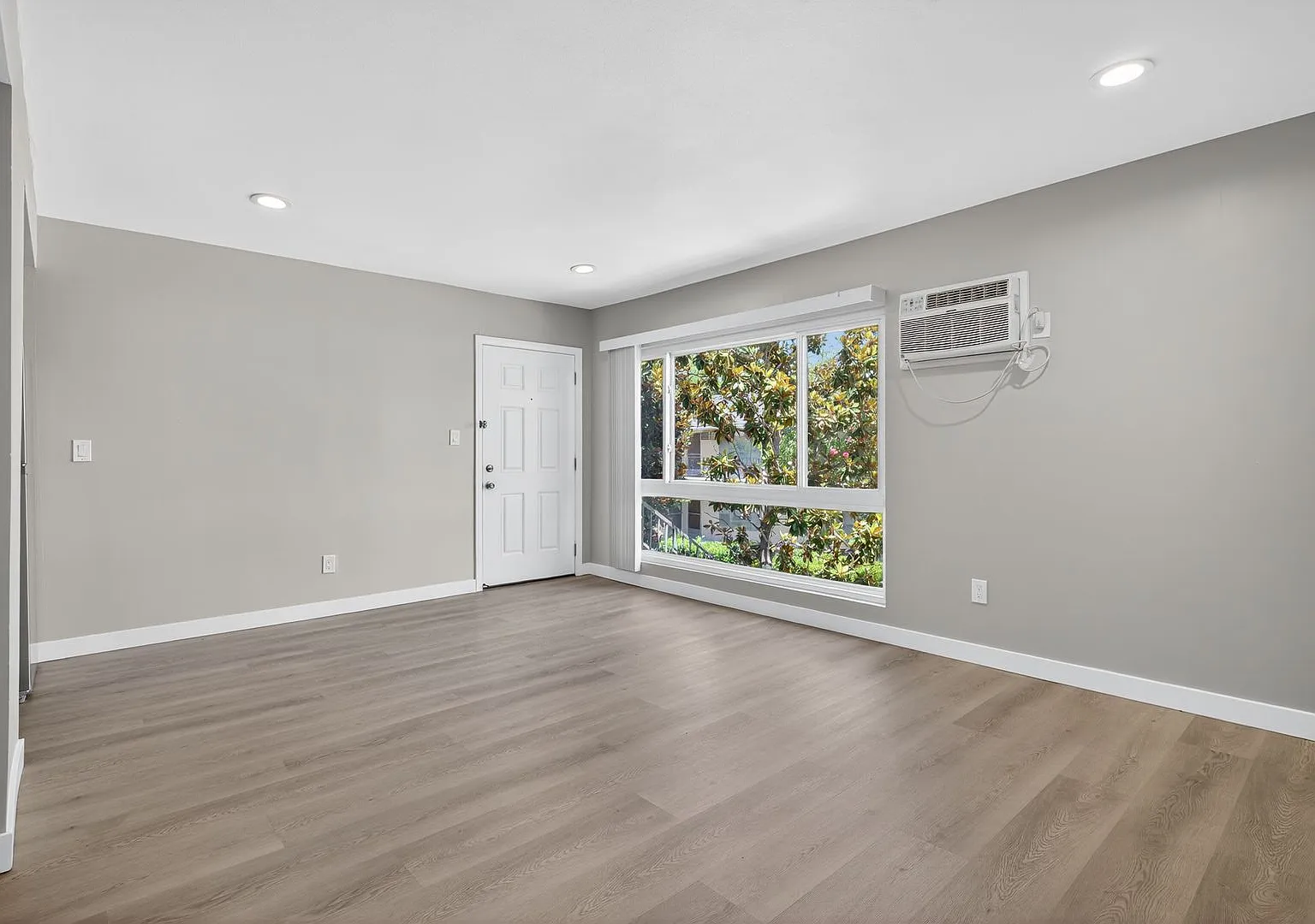 2300 East Commonwealth Avenue — Photo 4