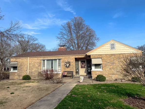 521 N 10th St, Monmouth, IL 61462