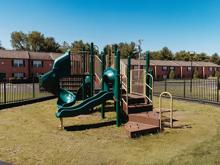 Greentree Pointe — Photo 15