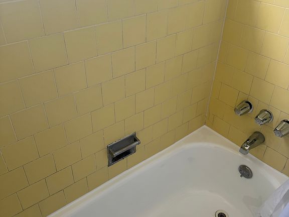 5th image of 2215 N Catalina St APT A